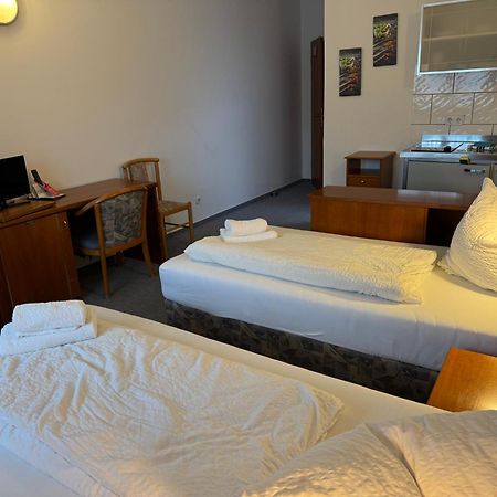 Gaestezimmer Gasthof Becker Hotel Wulfrath Exterior photo