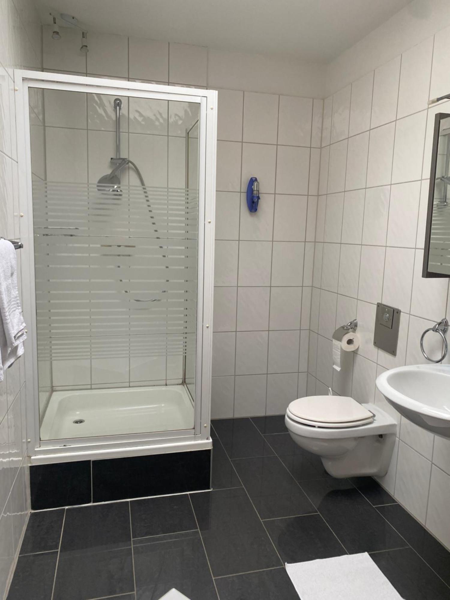 Gaestezimmer Gasthof Becker Hotel Wulfrath Exterior photo