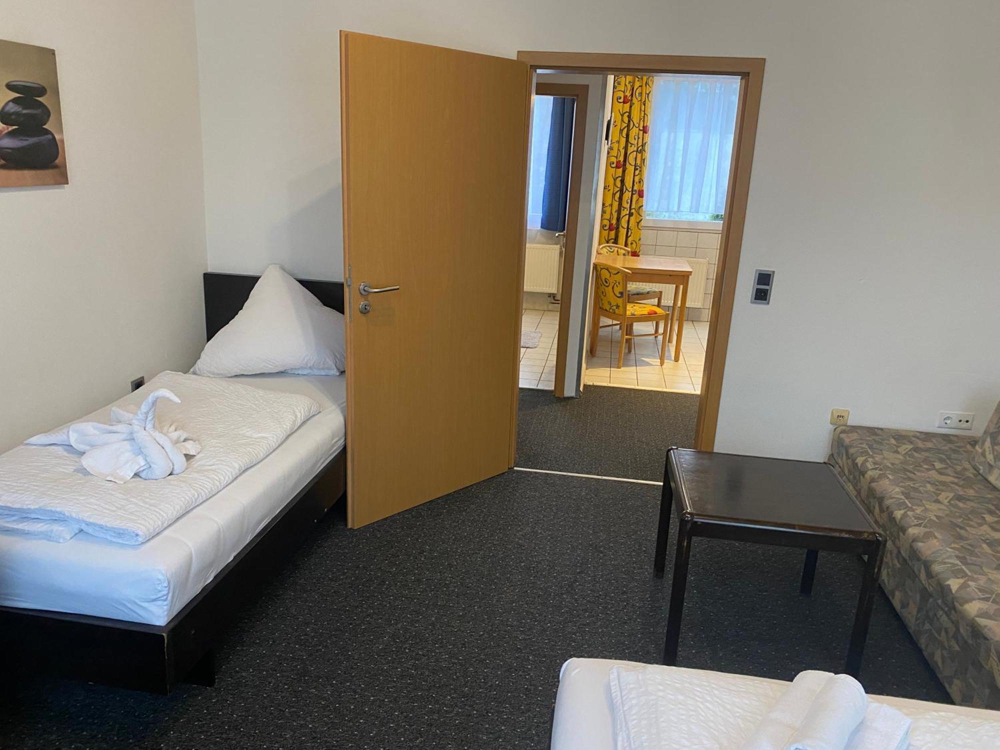 Gaestezimmer Gasthof Becker Hotel Wulfrath Exterior photo